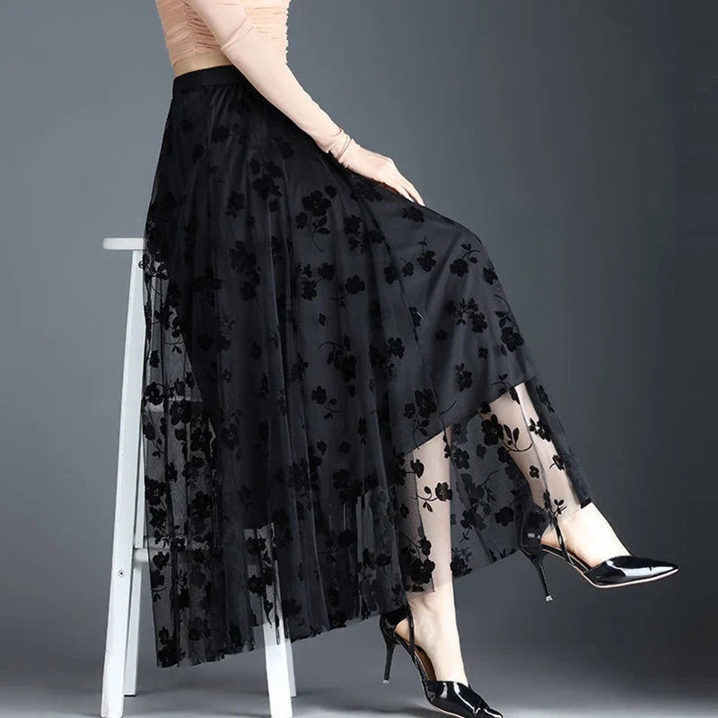 Одета | Елегантна миди пола от тюл с изискани цветя